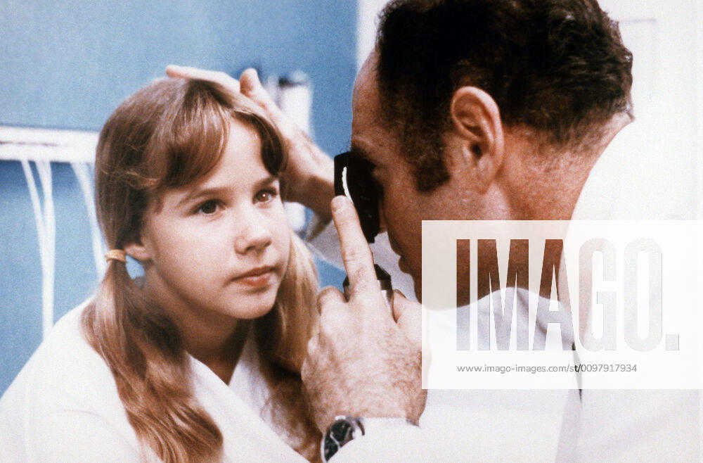 THE EXORCIST, Linda Blair, Barton Heyman, 1973 Courtesy Everett Collection !ACHTUNG AUFNAHMEDATUM GESCHÃ„TZT! PUBLICATIONXNOTxINxCANxCHNxFRAxITAxJPNxNORxPOLxRUSxESPxUKxUSA