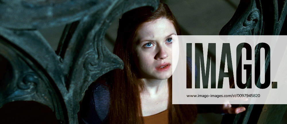 HARRY POTTER AND THE DEATHLY HALLOWS: PART 2, Bonnie Wright, 2011. 2011 Warner Bros. Ent. Harry Potter publishing rights J.K.R. Harry Potter characters, names and related indicia are trademarks of and Warner Bros. Ent. All rights reserved. Courtesy Everett Collection Warner Bros Courtesy Everett Collection !ACHTUNG AUFNAHMEDATUM GESCHÄTZT! PUBLICATIONXNOTxINxCANxCHNxFRAxITAxJPNxNORxPOLxRUSxESPxUKxUSA