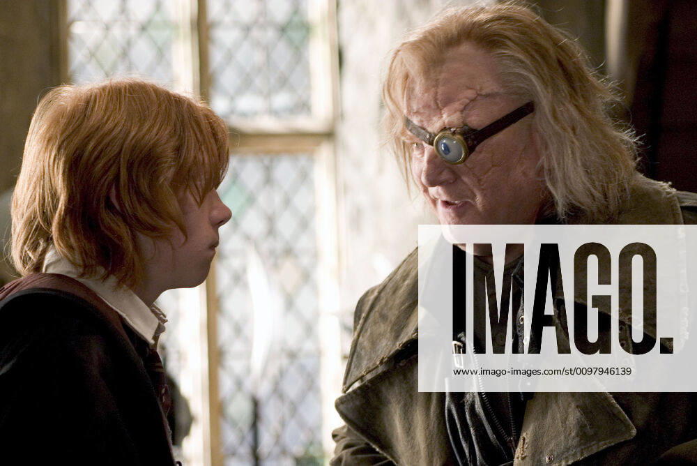 HARRY POTTER AND THE GOBLET OF FIRE, Rupert Grint, Brendan Gleeson, 2005, (c) Warner Brothers courtesy Everett Collection Warner Bros Courtesy Everett Collection !ACHTUNG AUFNAHMEDATUM GESCHÄTZT! PUBLICATIONXNOTxINxCANxCHNxFRAxITAxJPNxNORxPOLxRUSxESPxUKxUSA
