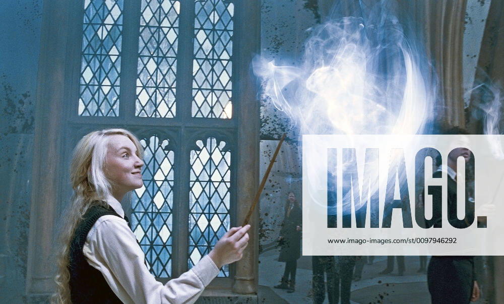 HARRY POTTER AND THE ORDER OF THE PHOENIX, Evanna Lynch, 2007. Warner Bros. courtesy Everett Collection Warner Bros Courtesy Everett Collection !ACHTUNG AUFNAHMEDATUM GESCHÃ„TZT! PUBLICATIONXNOTxINxCANxCHNxFRAxITAxJPNxNORxPOLxRUSxESPxUKxUSA