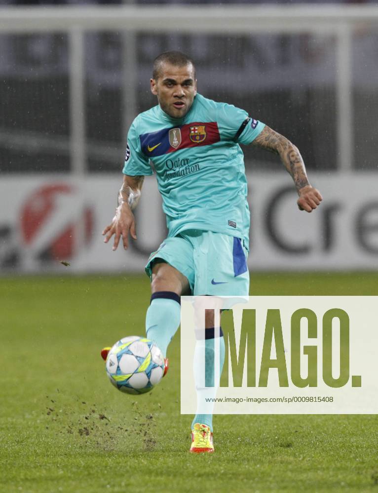 Deutschland, Herren Fussball, UEFA Champions League Achtelfinale Bayer 04 Leverkusen vs. FC Barcelona 14.02.2012, Bayarena Leverkusen , Daniel Alves, FC Barca,