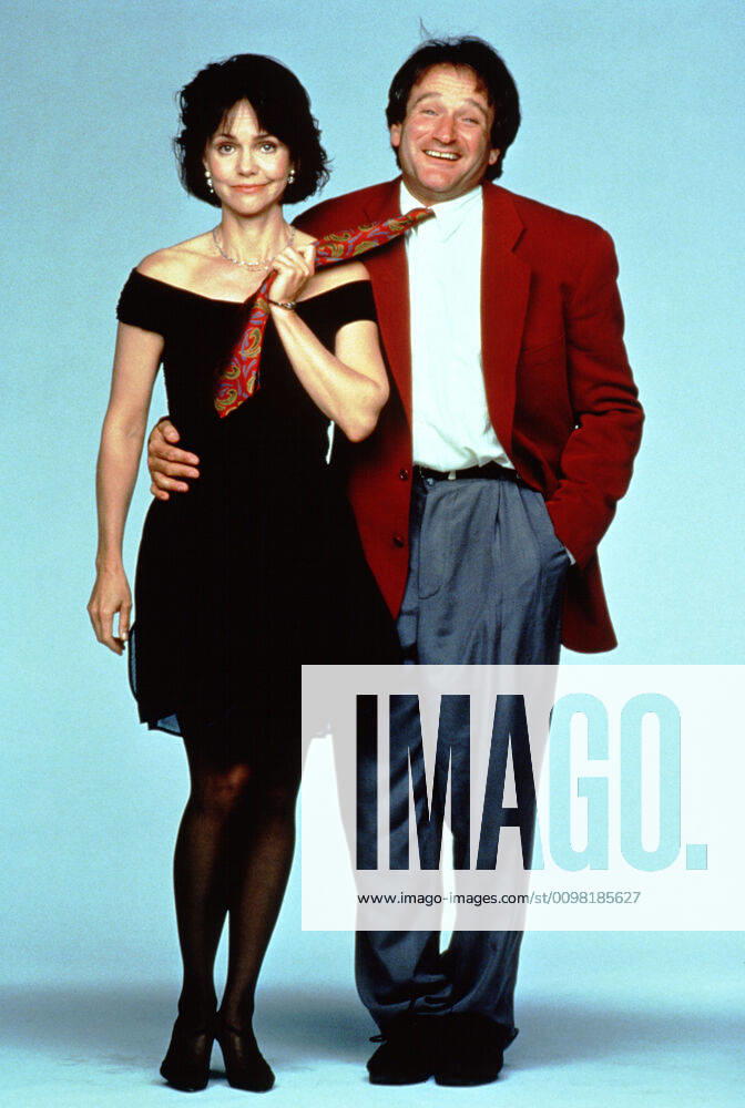 MRS. DOUBTFIRE, Sally Field, Robin Williams, 1993. TM and Copyright 20th Century Fox Film Corp. All rights reserved. Courtesy: Everett Collection. 20thCentFox Courtesy Everett Collection !ACHTUNG AUFNAHMEDATUM GESCHÄTZT! PUBLICATIONXNOTxINxCANxCHNxFRAxITAxJPNxNORxPOLxRUSxESPxUKxUSA