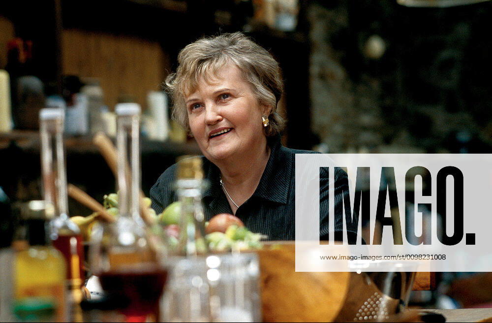 VERONICA GUERIN, Brenda Fricker, 2003, (c) Touchstone courtesy Everett Collection Touchstone Pictures Courtesy Everett Collection !ACHTUNG AUFNAHMEDATUM GESCHÄTZT! PUBLICATIONXNOTxINxCANxCHNxFRAxITAxJPNxNORxPOLxRUSxESPxUKxUSA