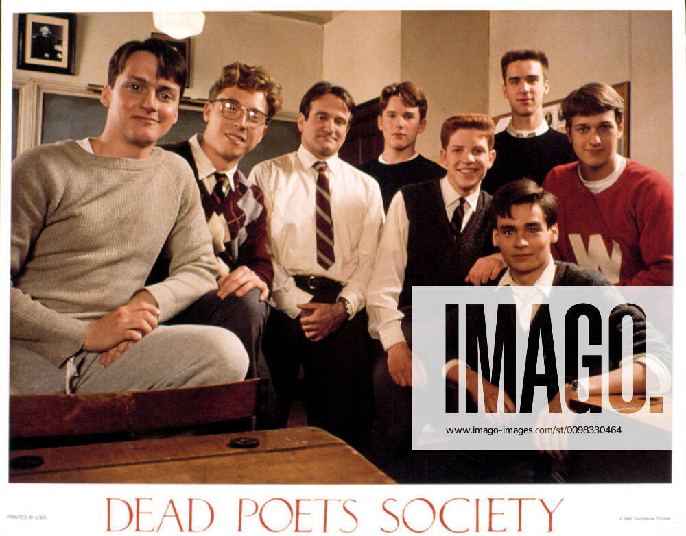 DEAD POETS SOCIETY, Gale Hansen, Allelon Ruggiero, Robin Williams, Ethan Hawke, Dylan Kussman, Robert Sean Leonard, James Waterston, Josh Charles, 1989 Buena Vista Pictures Courtesy Everett Collection !ACHTUNG AUFNAHMEDATUM GESCHÄTZT! PUBLICATIONXNOTxINxCANxCHNxFRAxITAxJPNxNORxPOLxRUSxESPxUKxUSA