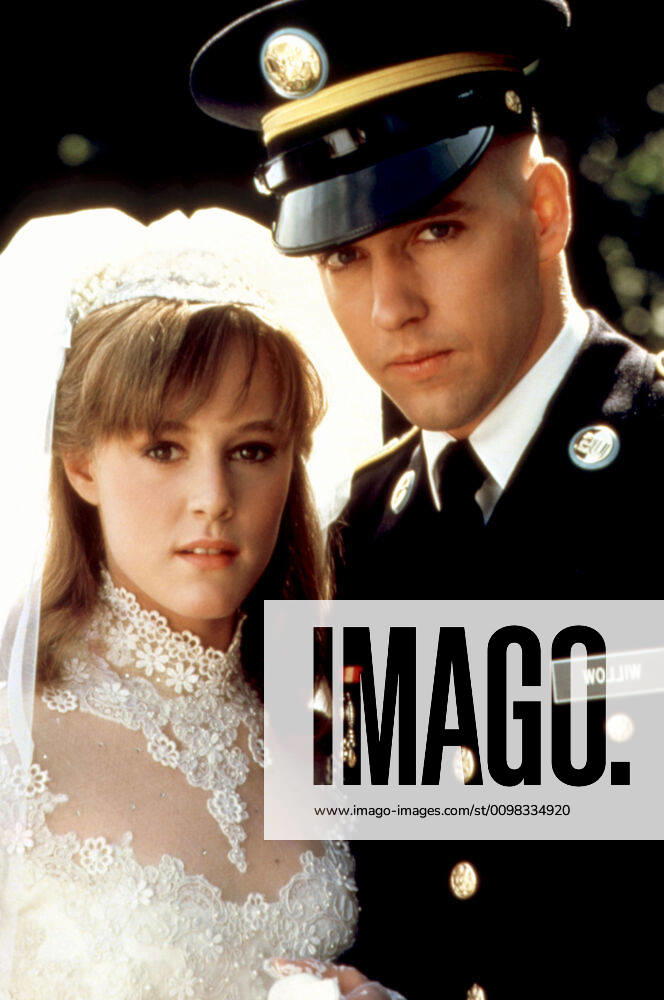 GARDENS OF STONE, Mary Stuart Masterson, D.B. Sweeney, 1987, (c)TriStar Pictures courtesy Everett Collection TriStar Pictures Courtesy Everett Collection !ACHTUNG AUFNAHMEDATUM GESCHÄTZT! PUBLICATIONXNOTxINxCANxCHNxFRAxITAxJPNxNORxPOLxRUSxESPxUKxUSA