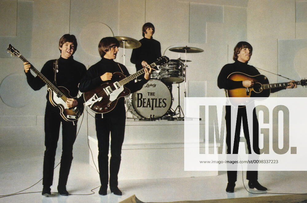 HELP!, The Beatles, Paul McCartney, George Harrison, Ringo Starr, John Lennon, performing, 1965. Courtesy Everett Collection !ACHTUNG AUFNAHMEDATUM GESCHÄTZT! PUBLICATIONXNOTxINxCANxCHNxFRAxITAxJPNxNORxPOLxRUSxESPxUKxUSA