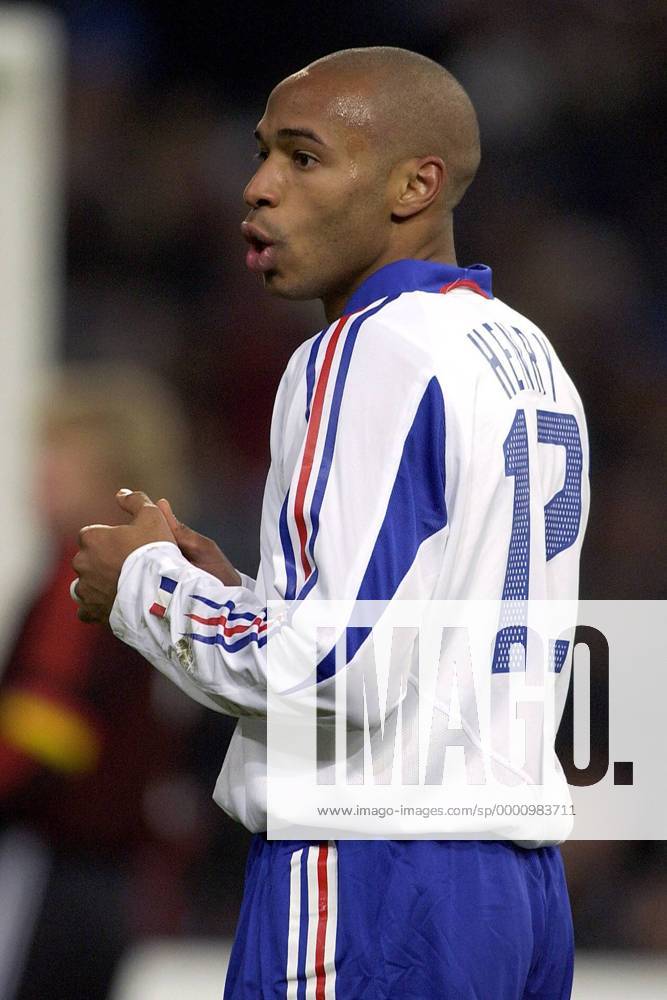 Thierry Henry (Frankreich) Fußball Länderspiel Herren Freundschaftsspiel 2003, Nationalmannschaft, Nationalteam, Nationaltrikot, Länderspiel, Test, Vdig Einzelbild Testspiel Gelsenkirchen