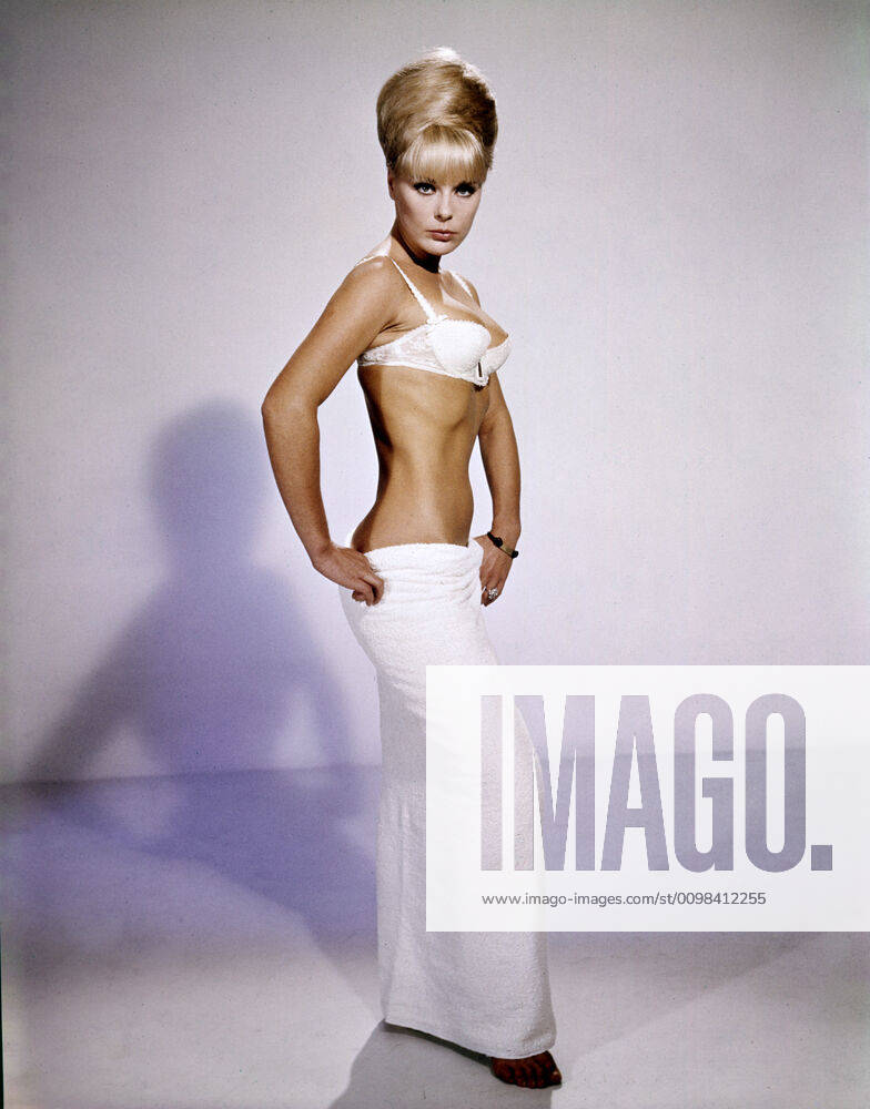 DEADLIER THAN THE MALE, Elke Sommer, 1966 Courtesy Everett Collection !ACHTUNG AUFNAHMEDATUM GESCHÃ„TZT! PUBLICATIONXNOTxINxCANxCHNxFRAxITAxJPNxNORxPOLxRUSxESPxUKxUSA