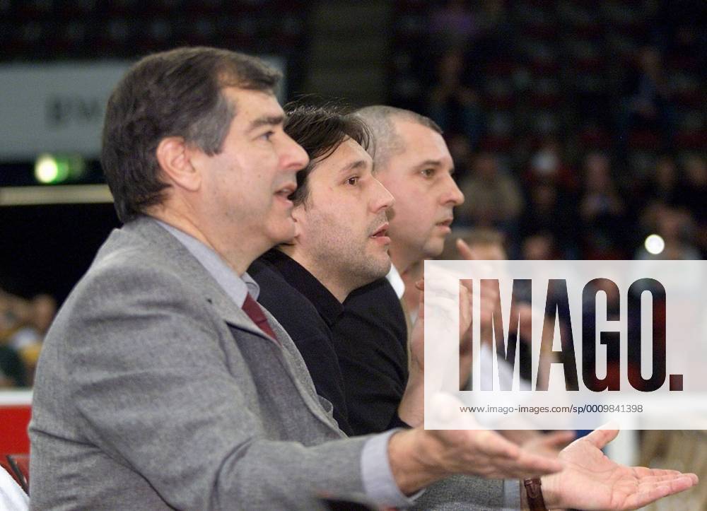 Basketball BG NWS Ludwigsburg von links : Peter Zechmeister Silvano Poropat Ion Nicolau