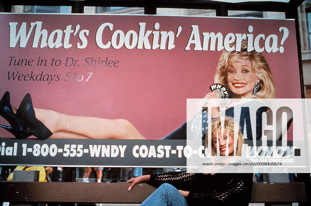 STRAIGHT TALK, Dolly Parton, 1992 Walt Disney Co. Courtesy Everett Collection !ACHTUNG AUFNAHMEDATUM GESCHÃ„TZT! PUBLICATIONXNOTxINxCANxCHNxFRAxITAxJPNxNORxPOLxRUSxESPxUKxUSA