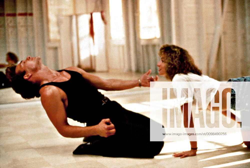 DIRTY DANCING, Patrick Swayze, Jennifer Grey, 1987. (c) Artisan Entertainment Courtesy: Everett Collection. Artisan Entertainment Courtesy Everett Collection !ACHTUNG AUFNAHMEDATUM GESCHÄTZT! PUBLICATIONXNOTxINxCANxCHNxFRAxITAxJPNxNORxPOLxRUSxESPxUKxUSA