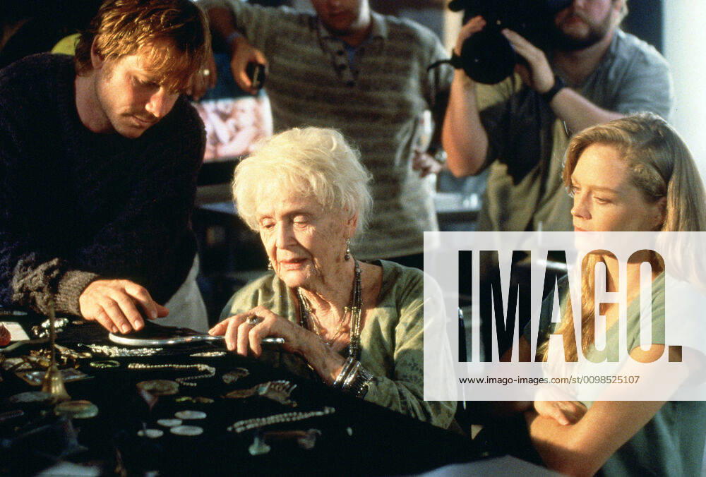 TITANIC, Bill Paxton, Gloria Stuart, Suzy Amis, 1997. TM and Copyright (c) 20th Century Fox Film Corp. All rights reserved. Courtesy: Everett Collection. 20thCentFox Courtesy Everett Collection !ACHTUNG AUFNAHMEDATUM GESCHÃ„TZT! PUBLICATIONXNOTxINxCANxCHNxFRAxITAxJPNxNORxPOLxRUSxESPxUKxUSA