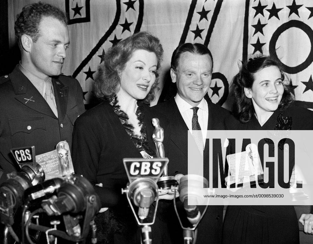 OSCARS. Beste Nebendarstellerin. Preisträgerinnen 1941-1950 OSCARS. Bester Nebendarsteller. Preisträger 1941-1950 1942: VAN HEFLIN Best Supporting Actor, JOHNNY EAGER , GREER GARSON Best Actress, MRS. MINIVER , JAMES CAGNEY Best Actor, YANKEE DOODLE DANDY and TERESA WRIGHT Best Supporting Actress, MRS. MINIVER , 3 4 43 Courtesy Everett Collection !ACHTUNG AUFNAHMEDATUM GESCHÄTZT! PUBLICATIONXNOTxINxCANxCHNxFRAxITAxJPNxNORxPOLxRUSxESPxUKxUSA
