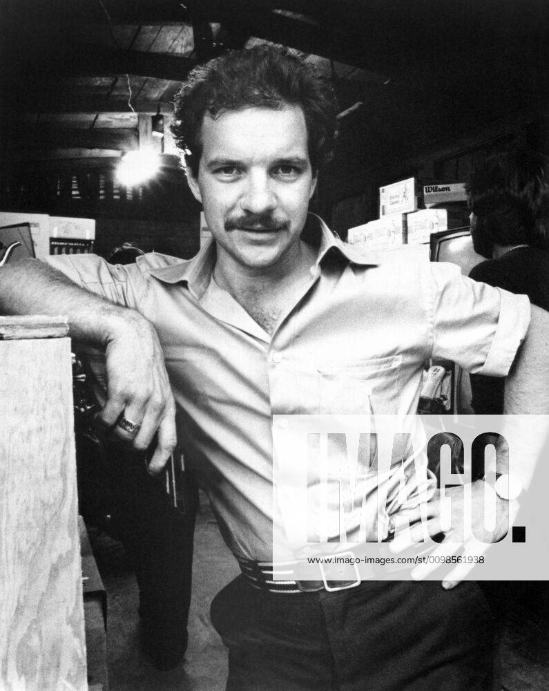 BLUE COLLAR, director Paul Schrader, on set, 1978. Universal Pictures Courtesy: Everett Collection Universal Courtesy Everett Collection !ACHTUNG AUFNAHMEDATUM GESCHÄTZT! PUBLICATIONXNOTxINxCANxCHNxFRAxITAxJPNxNORxPOLxRUSxESPxUKxUSA