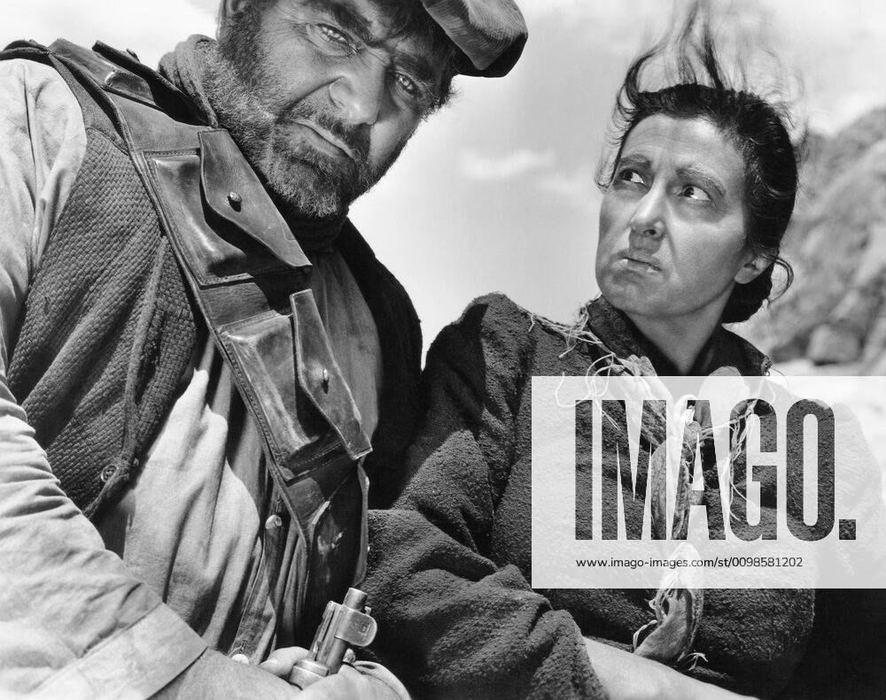 OSCARS. Beste Nebendarstellerin. Preisträgerinnen 1941-1950 FOR WHOM THE BELL TOLLS, from left: Akim Tamiroff, Katrina Paxinou, 1943 Courtesy Everett Collection !ACHTUNG AUFNAHMEDATUM GESCHÄTZT! PUBLICATIONXNOTxINxCANxCHNxFRAxITAxJPNxNORxPOLxRUSxESPxUKxUSA