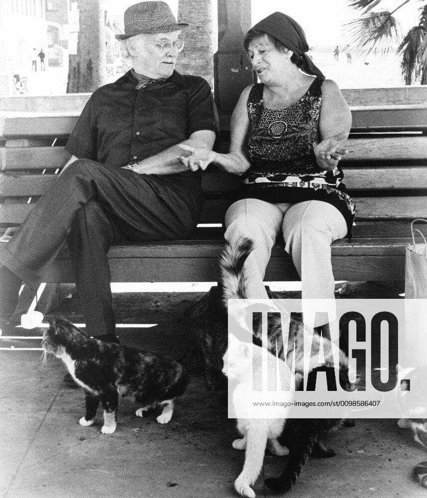 OSCARS. Bester Hauptdarsteller. PreistrÃ¤ger 1971-1980 HARRY AND TONTO, from left: Art Carney, Rashel Novikoff, 1974, TM & Copyright 20th Century Fox Film Corp. courtesy Everett Collection 20thCentFox Courtesy Everett Collection !ACHTUNG AUFNAHMEDATUM GESCHÃ„TZT! PUBLICATIONXNOTxINxCANxCHNxFRAxITAxJPNxNORxPOLxRUSxESPxUKxUSA