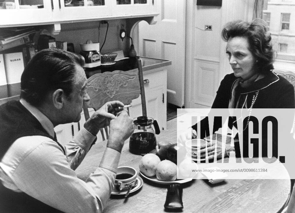 OSCARS: Beste Nebendarstellerin, Preisträgerinnen 1971-1980 NETWORK, from left: William Holden, Beatrice Straight, 1976 Courtesy Everett Collection !ACHTUNG AUFNAHMEDATUM GESCHÄTZT! PUBLICATIONXNOTxINxCANxCHNxFRAxITAxJPNxNORxPOLxRUSxESPxUKxUSA