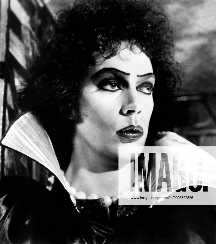 THE ROCKY HORROR PICTURE SHOW, Tim Curry, 1975, TM & Copyright 20th Century Fox Film Corp. courtesy Everett Collection 20thCentFox Courtesy Everett Collection !ACHTUNG AUFNAHMEDATUM GESCHÄTZT! PUBLICATIONXNOTxINxCANxCHNxFRAxITAxJPNxNORxPOLxRUSxESPxUKxUSA