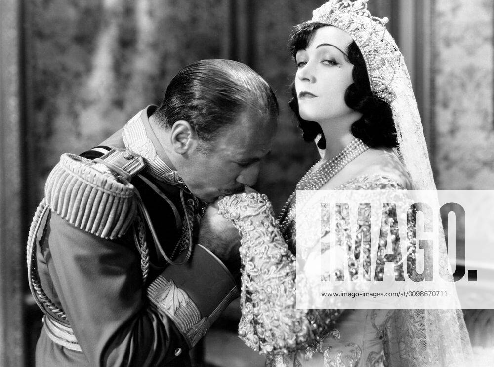 A WOMAN COMMANDS, from left, Roland Young, Pola Negri, 1932 Courtesy Everett Collection !ACHTUNG AUFNAHMEDATUM GESCHÃ„TZT! PUBLICATIONXNOTxINxCANxCHNxFRAxITAxJPNxNORxPOLxRUSxESPxUKxUSA