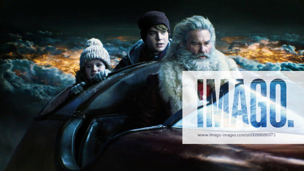 THE CHRISTMAS CHRONICLES, from left: Darby Camp, Judah Lewis, Kurt Russell as Santa Claus, 2018. ph Michael Gibson Netflix courtesy Everett Collection (FSC:RR) !ACHTUNG AUFNAHMEDATUM GESCHÃ„TZT! PUBLICATIONXNOTxINxCANxCHNxFRAxITAxJPNxNORxPOLxRUSxESPxUKxUSA