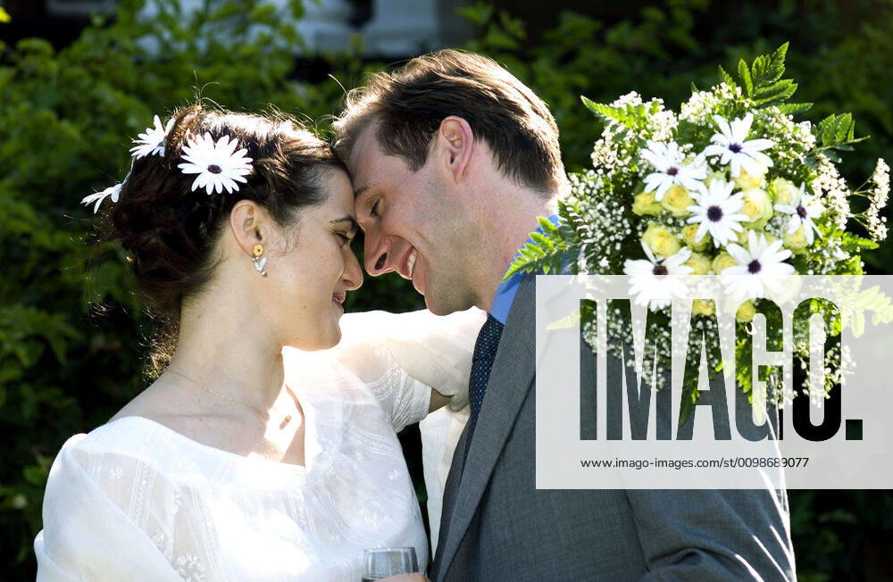 THE CONSTANT GARDENER, Rachel Weisz, Ralph Fiennes, 2005, Focus Features courtesy Everett Collection Focus Films Courtesy Everett Collection !ACHTUNG AUFNAHMEDATUM GESCHÄTZT! PUBLICATIONXNOTxINxCANxCHNxFRAxITAxJPNxNORxPOLxRUSxESPxUKxUSA