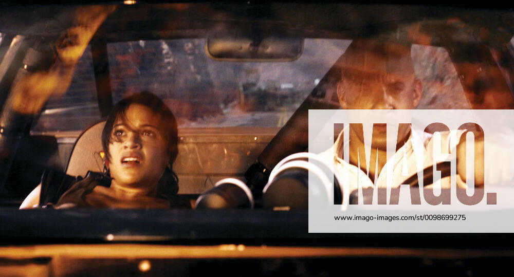 FAST & FURIOUS, (aka FAST AND FURIOUS), from left: Michelle Rodriguez, Vin Diesel, 2009. Universal Pictures International Courtesy Everett Collection Universal Courtesy Everett Collection !ACHTUNG AUFNAHMEDATUM GESCHÄTZT! PUBLICATIONXNOTxINxCANxCHNxFRAxITAxJPNxNORxPOLxRUSxESPxUKxUSA
