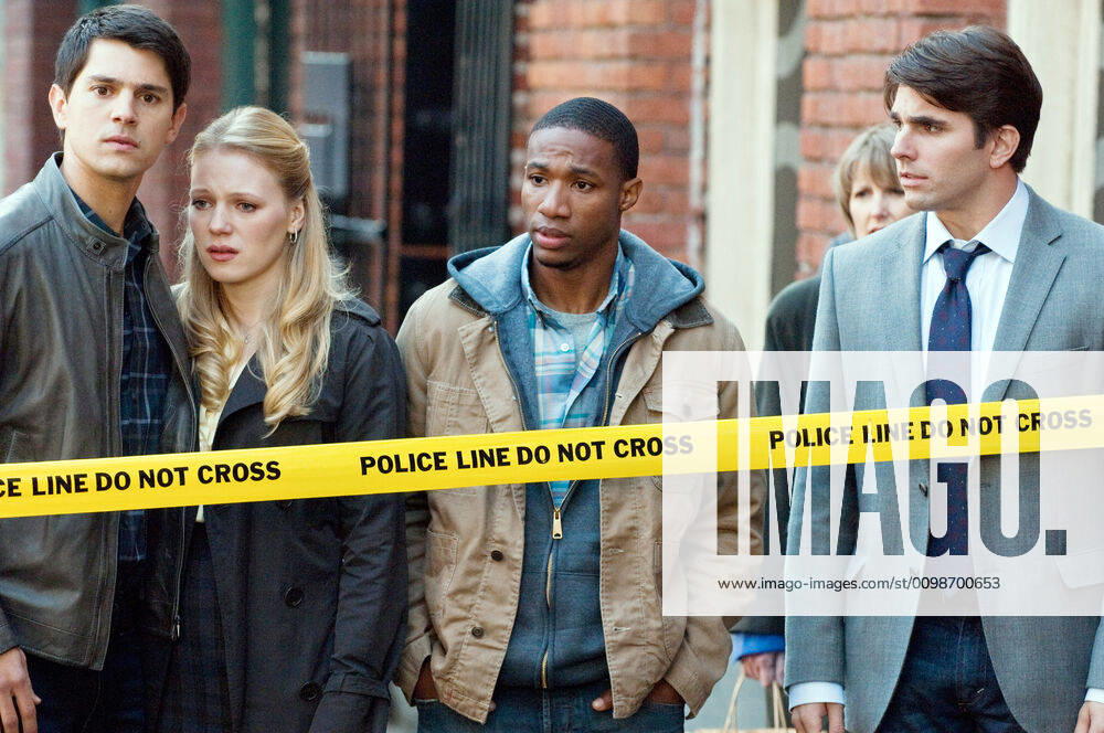 FINAL DESTINATION 5, from left: Nicholas D Agosto, Emma Bell, Arlen Escarpeta, Miles Fisher, 2011. ph: Doane Gregory Warner Bros. Courtesy Everett Collection Warner Bros Courtesy Everett Collection !ACHTUNG AUFNAHMEDATUM GESCHÄTZT! PUBLICATIONXNOTxINxCANxCHNxFRAxITAxJPNxNORxPOLxRUSxESPxUKxUSA