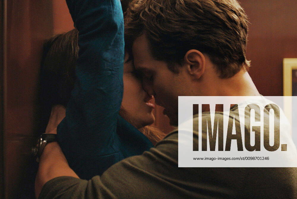 FIFTY SHADES OF GREY, l-r: Dakota Johnson, Jamie Dornan, 2015. ph: Chuck Zlotnick Focus Features courtesy Everett Collection Focus Features Courtesy Everett Collection !ACHTUNG AUFNAHMEDATUM GESCHÄTZT! PUBLICATIONXNOTxINxCANxCHNxFRAxITAxJPNxNORxPOLxRUSxESPxUKxUSA