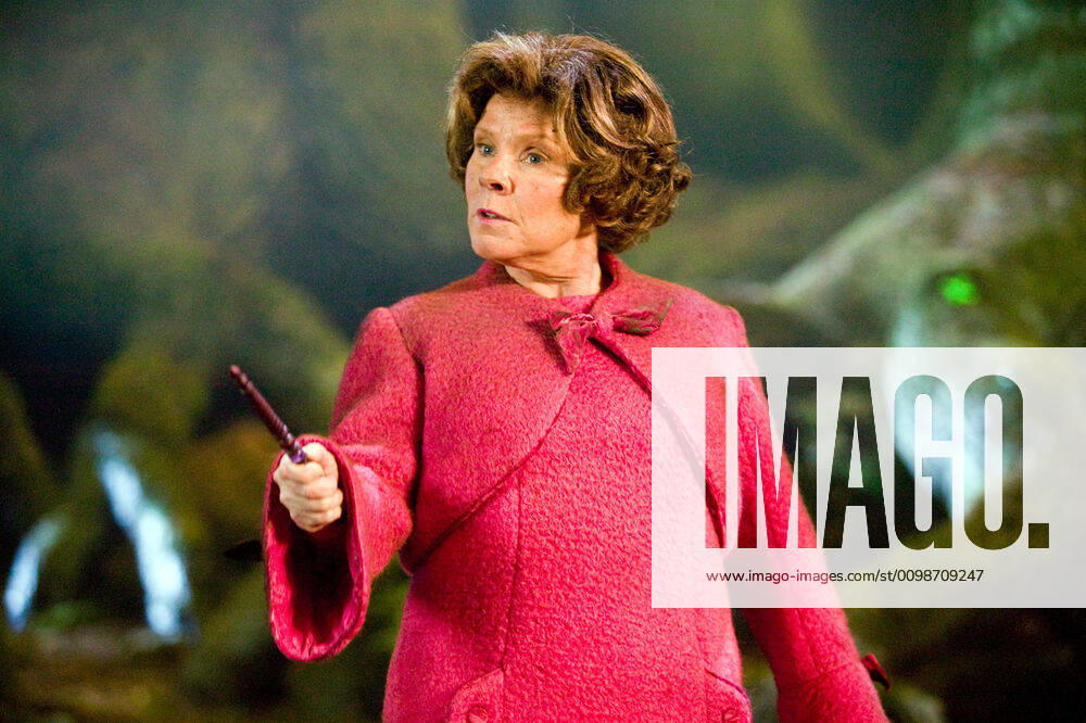 HARRY POTTER AND THE ORDER OF THE PHOENIX, Imelda Staunton, 2007. Warner Bros. Courtesy Everett Collection Warner Bros Courtesy Everett Collection !ACHTUNG AUFNAHMEDATUM GESCHÄTZT! PUBLICATIONXNOTxINxCANxCHNxFRAxITAxJPNxNORxPOLxRUSxESPxUKxUSA