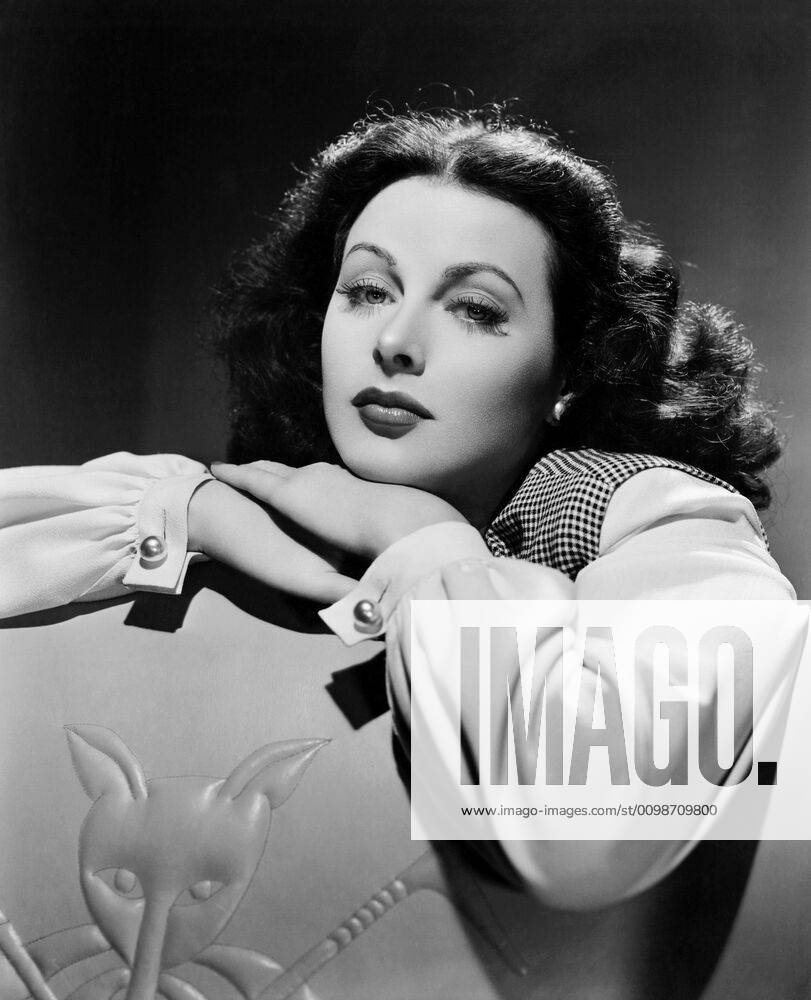 IMAGO ICONS: Hedy Lamarr THE HEAVENLY BODY, Hedy Lamarr, 1944 Courtesy Everett Collection !ACHTUNG AUFNAHMEDATUM GESCHÄTZT! PUBLICATIONXNOTxINxCANxCHNxFRAxITAxJPNxNORxPOLxRUSxESPxUKxUSA