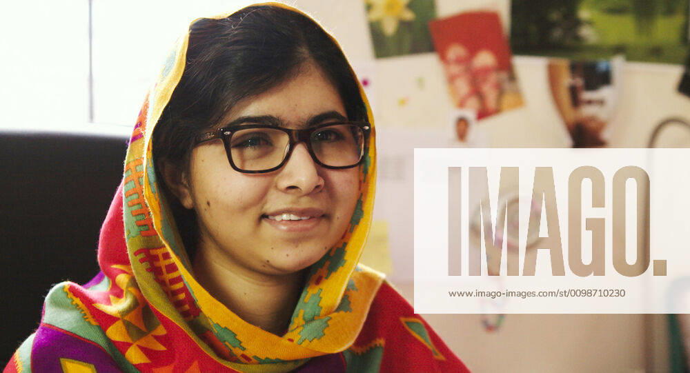 Berühmte Feministinnen, Malala Yousafzai HE NAMED ME MALALA, Malala Yousafzai in Birmingham, England, December 16, 2013, 2015. TM & copyright Fox Searchlight Pictures. All rights reserved. courtesy Everett Collection Fox Searchlight Courtesy Everett Collection !ACHTUNG AUFNAHMEDATUM GESCHÄTZT! PUBLICATIONXNOTxINxCANxCHNxFRAxITAxJPNxNORxPOLxRUSxESPxUKxUSA