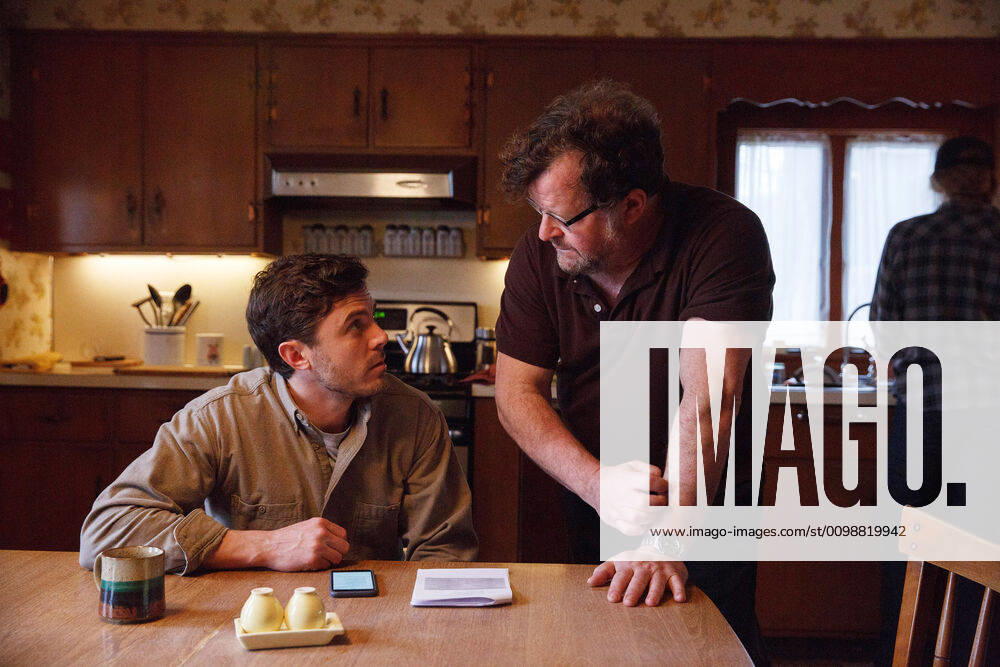 OSCARS. Bester Hauptdarsteller. Preisträger 2011-2020 MANCHESTER BY THE SEA, from left, Casey Affleck, director Kenneth Lonergan, on-set, 2016. ph: Claire Folger. Roadside Attractions courtesy Everett Collection Roadside Attractions Courtesy Everett Collection !ACHTUNG AUFNAHMEDATUM GESCHÄTZT! PUBLICATIONXNOTxINxCANxCHNxFRAxITAxJPNxNORxPOLxRUSxESPxUKxUSA