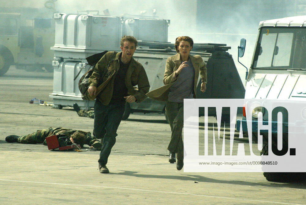 TERMINATOR 3: RISE OF THE MACHINES, Nick Stahl, Claire Danes, 2003, (c) Warner Brothers courtesy Everett Collection Warner Bros Courtesy Everett Collection !ACHTUNG AUFNAHMEDATUM GESCHÃ„TZT! PUBLICATIONXNOTxINxCANxCHNxFRAxITAxJPNxNORxPOLxRUSxESPxUKxUSA