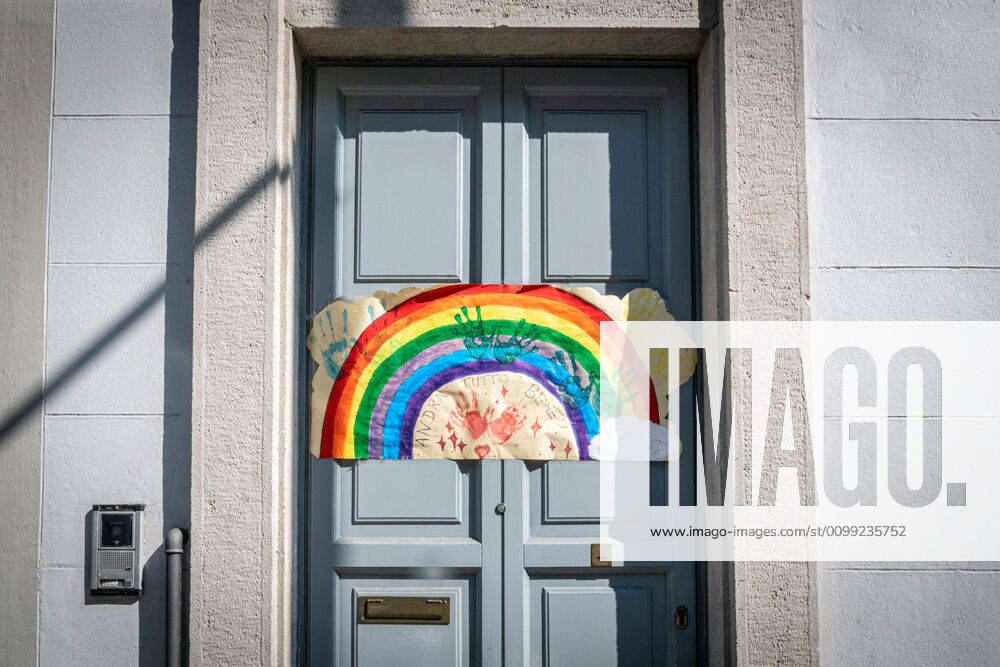 Milan - Daily life in the time of the Coronavirus. A message Everything will be fine with a rainbow in via Vallazze (Marco Passaro Fotogramma, Milan - 2020-04-10) p.s. la foto e utilizzabile nel rispetto del contesto in cui e stata scattata, e senza intento diffamatorio del decoro delle persone rappresentate