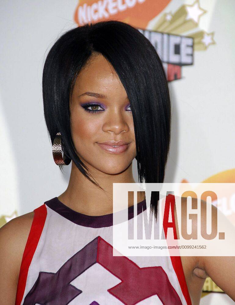 Rihanna at arrivals for 2007 Nickelodeon s Kids Choice Awards, UCLA Pauley Pavilion, Los Angeles, CA, March 31, 2007. Photo by: Michael Germana Everett Collection !ACHTUNG AUFNAHMEDATUM GESCHÄTZT! PUBLICATIONXNOTxINxCANxCHNxFRAxITAxJPNxNORxPOLxRUSxESPxUKxUSA