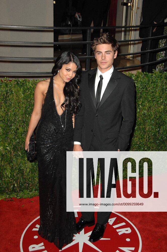 Vanessa Hudgens, Zac Efron at arrivals for VANITY FAIR Oscar Party, Sunset Tower Hotel, Los Angeles, CA March 7, 2010. Photo By: Dee Cercone Everett Collection For usage credit please use; Dee Cercone Everett Collection !ACHTUNG AUFNAHMEDATUM GESCHÄTZT! PUBLICATIONXNOTxINxCANxCHNxFRAxITAxJPNxNORxPOLxRUSxESPxUKxUSA