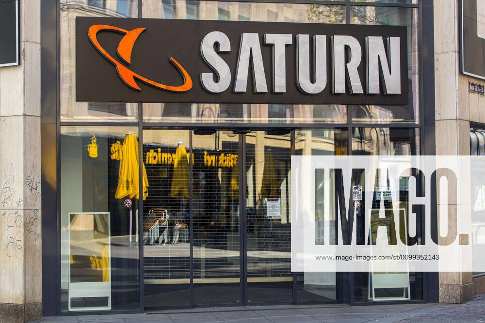 Closed branch of the electronics retailer Saturn in the Cologne city centre Saturn