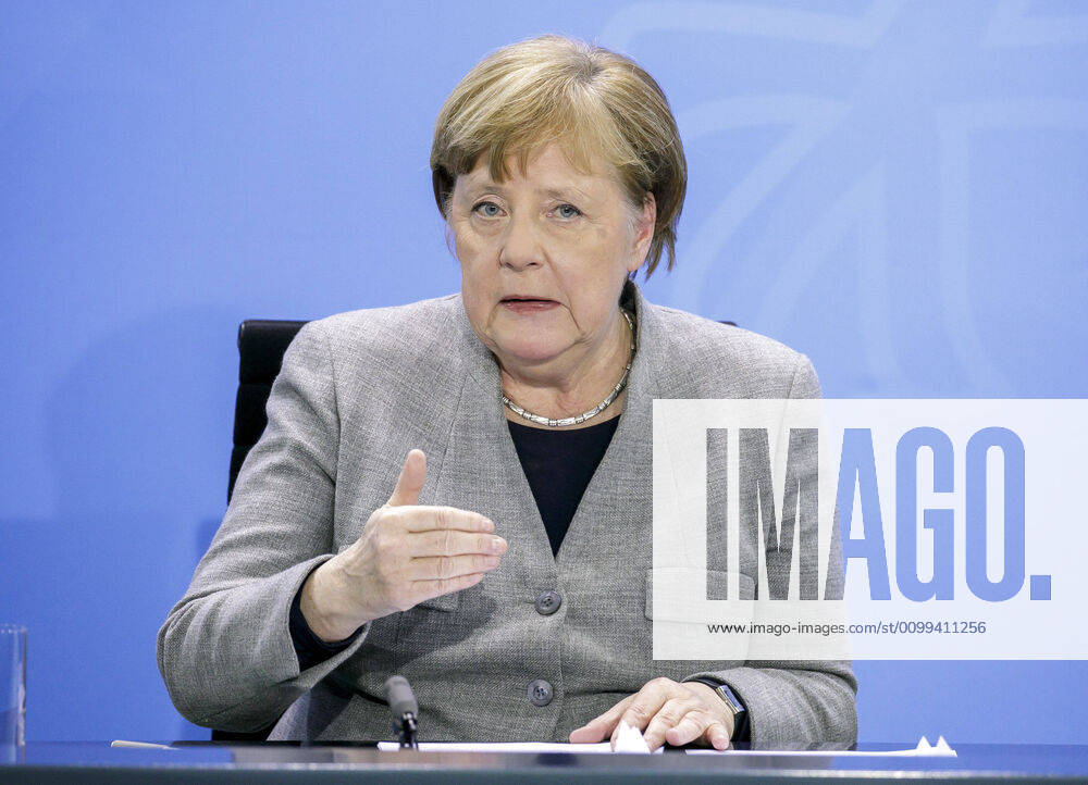 Chancellor Angela Merkel, CDU, gives a press briefing after a video conference of the Federal Government with the State Premiers, in connection with the corona virus Berlin, 15 04 2020 Berlin Germany