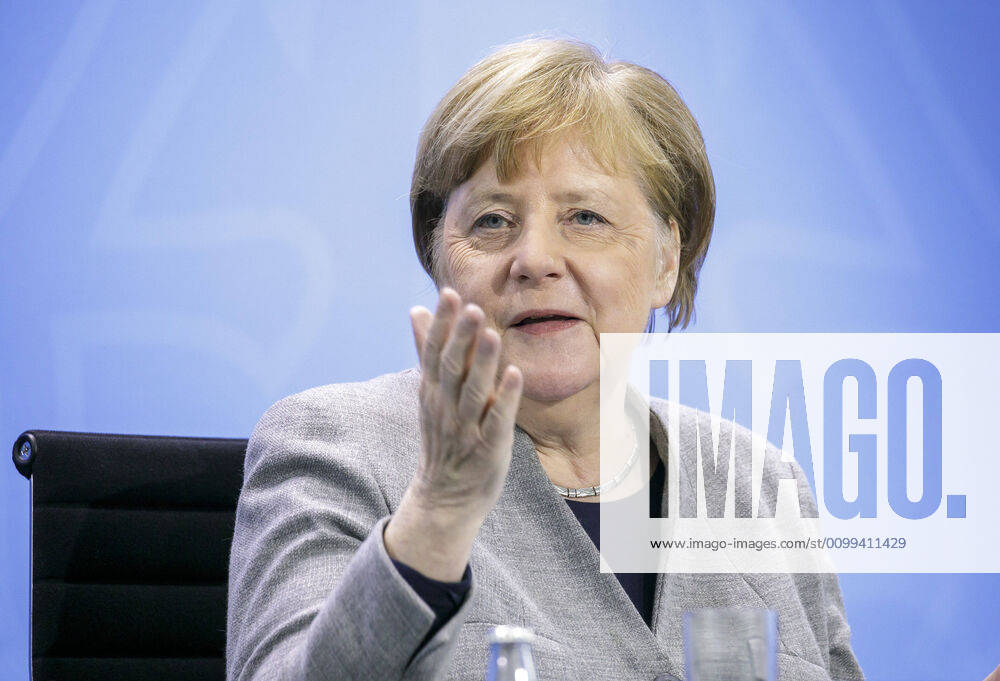 Chancellor Angela Merkel, CDU, gives a press briefing after a video conference of the Federal Government with the State Premiers, in connection with the corona virus Berlin, 15 04 2020 Berlin Germany