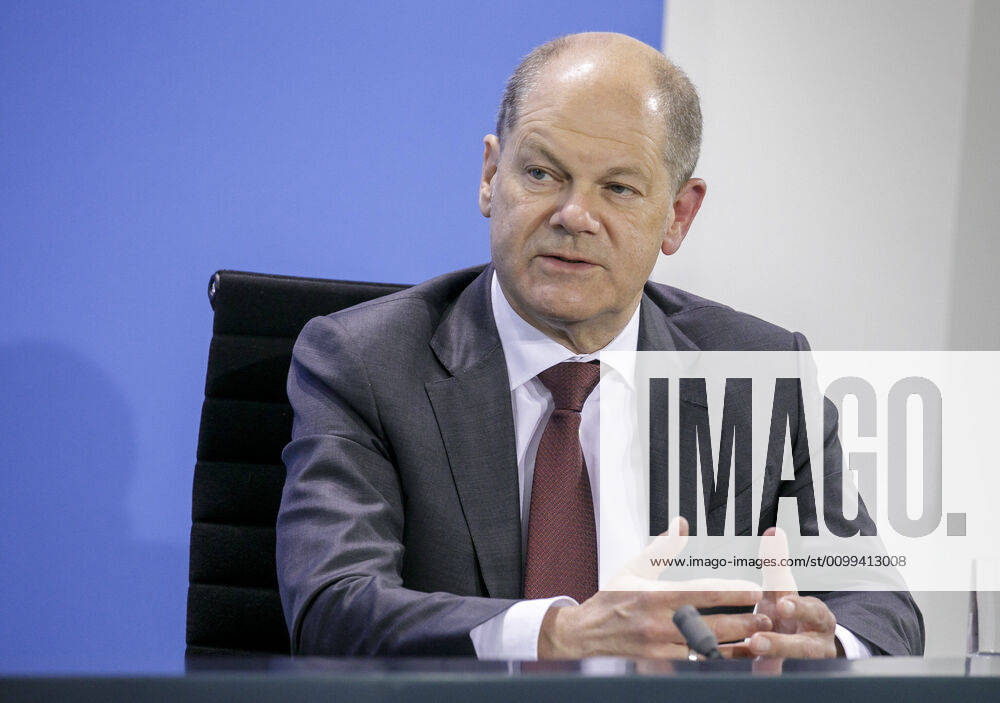 Federal Minister of Finance Olaf Scholz, SPD, gives a press briefing after a video conference of the Federal Government with the State Premiers, in connection with the corona virus Berlin, 15 04 2020 Berlin Germany