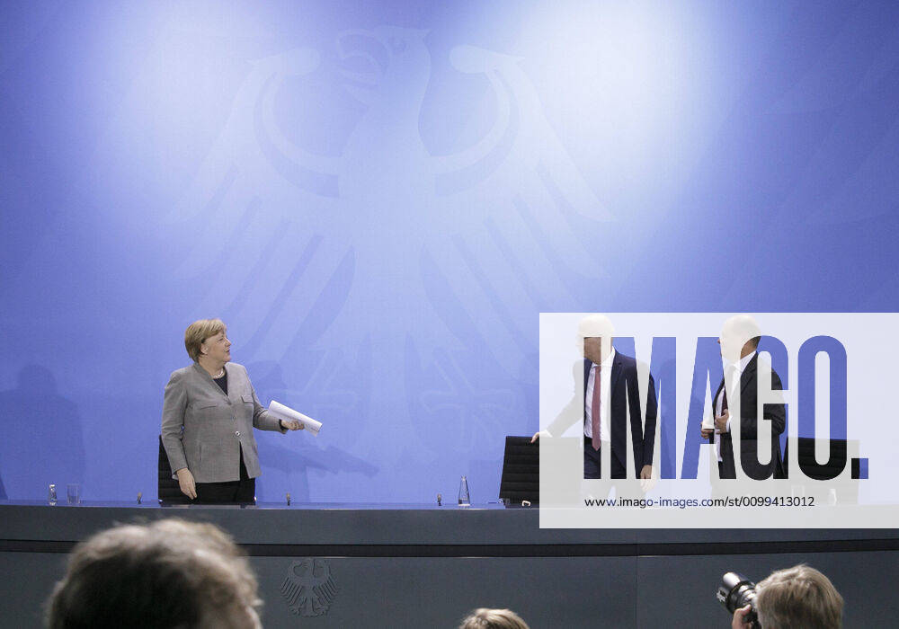 Chancellor Angela Merkel, CDU Federal Minister of Finance Olaf Scholz, SPD, and the First Mayor of Hamburg, Peter Tschentscher, after a joint press conference Berlin, 15 04 2020 Berlin Germany