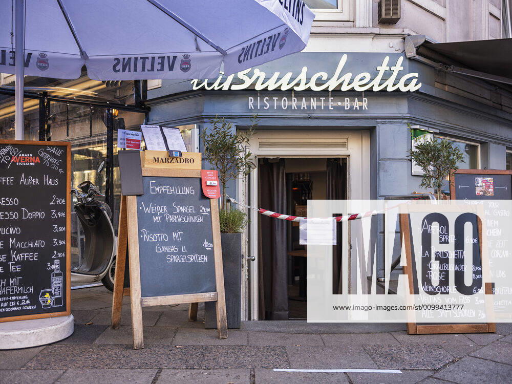 Hamburg at the time of the Corona Pandemic The Ristorante La Bruschetta offers meals outside the house 15 04 20, Hamburg, Hamburg City Â