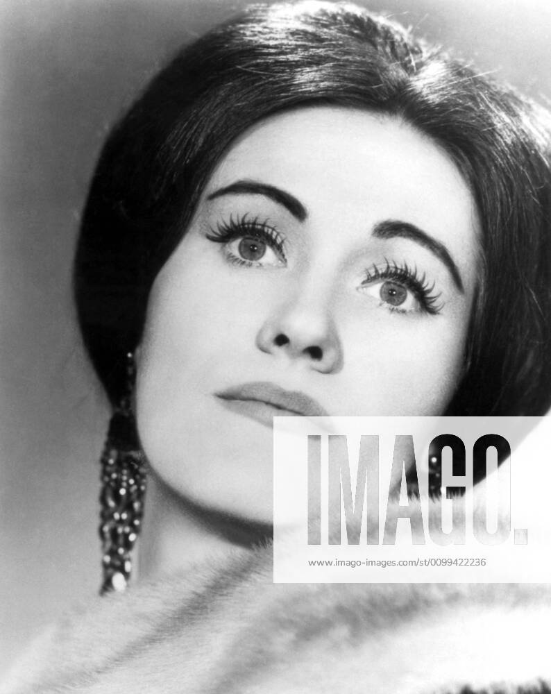 Dame Joan Sutherland, in a publicity shot for COMMAND PERFORMANCE: THE STARS SALUTE THE PRESIDENT, (aired April 2, 1981), 1981, NBC Courtesy: Everett Collection NBC Courtesy Everett Collection !ACHTUNG AUFNAHMEDATUM GESCHÃ„TZT! PUBLICATIONXNOTxINxCANxCHNxFRAxITAxJPNxNORxPOLxRUSxESPxUKxUSA