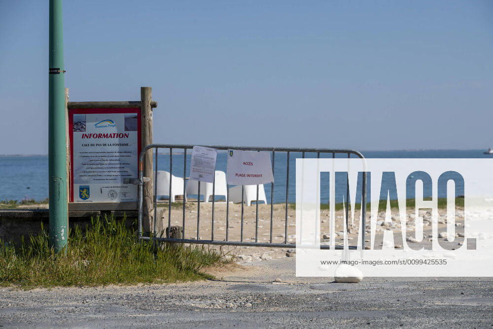 Plage de Rivedoux NEWS : Crise sanitaire mondiale et la pandemie du Coronavirus Covid19 - Ile de Re - 16 04 2020 ChristopheBreschi Panoramic