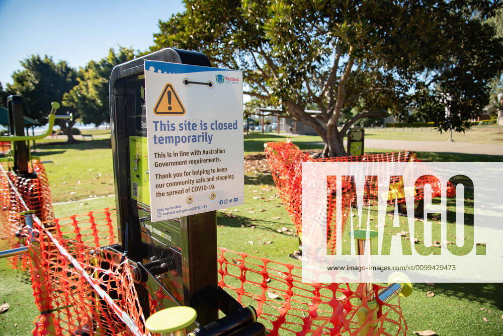 Gym equipment station closed during Coronavirus crisis..Australian states including Queensland take strict new lockdown rules to stop the spread of Covid-19. Queensland Australia - ZUMAs197 20200416_zaa_s197_009