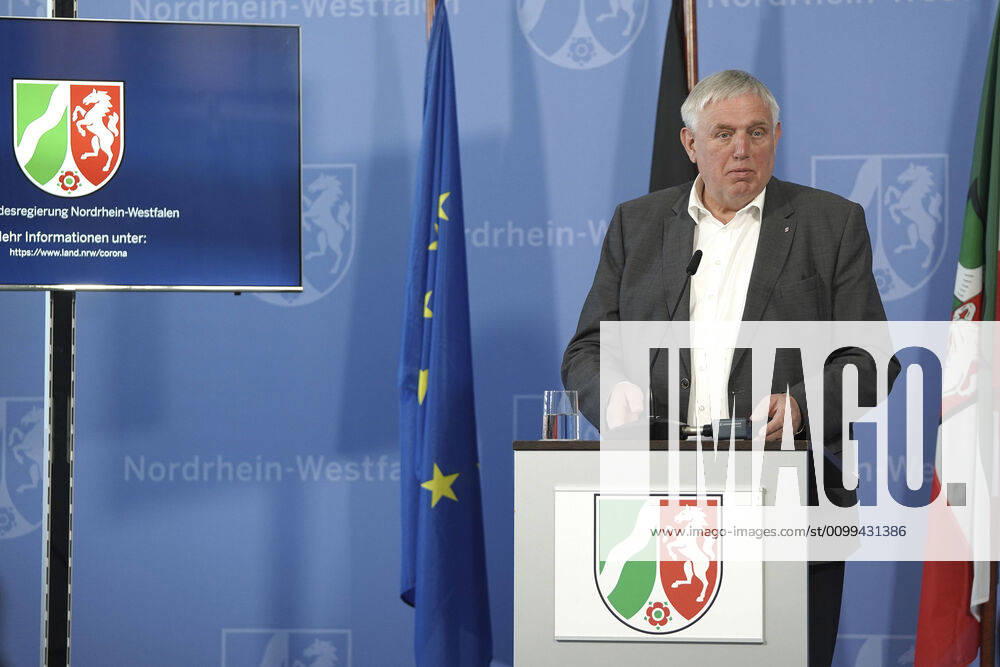 Health Minister Karl Josef Laumann at a press briefing on the current situation and further measures to contain the corona virus in North Rhine-Westphalia in the State Chancellery Düsseldorf, 16 04 2020 Foto:xJ.xFuturexImage