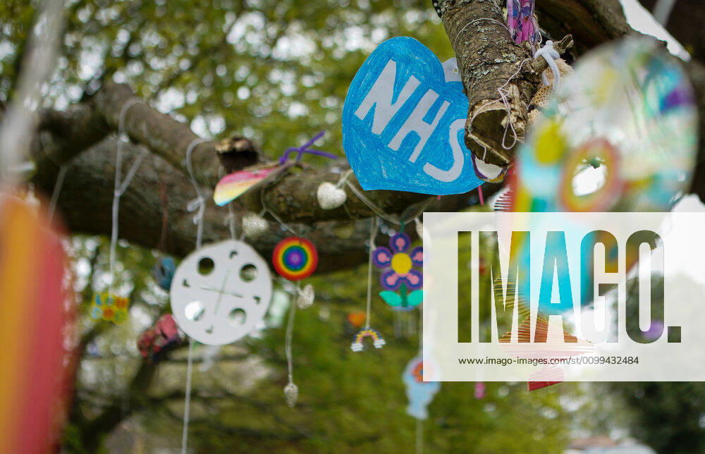 High Wycombe, UK. 16th April, 2020. A tree is decorated in positive messages & Thank You s to the NHS during the Covid-19 Pandemic as the UK Government advice to maintain social distancing and minimise time outside in High Wycombe on 16 April 2020.