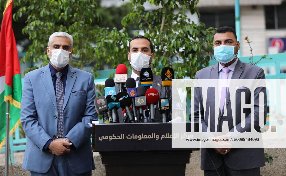 Gaza City, Gaza Strip, Palestinian Territory: Palestinians from the Ministry of Health, Interior and Information attend a press conference about the coronavirus, in Gaza city, on April 16, 2020, 2020 Gaza City Palestinian Territory - ZUMAap3_ 20200416_zaf_ap3_071