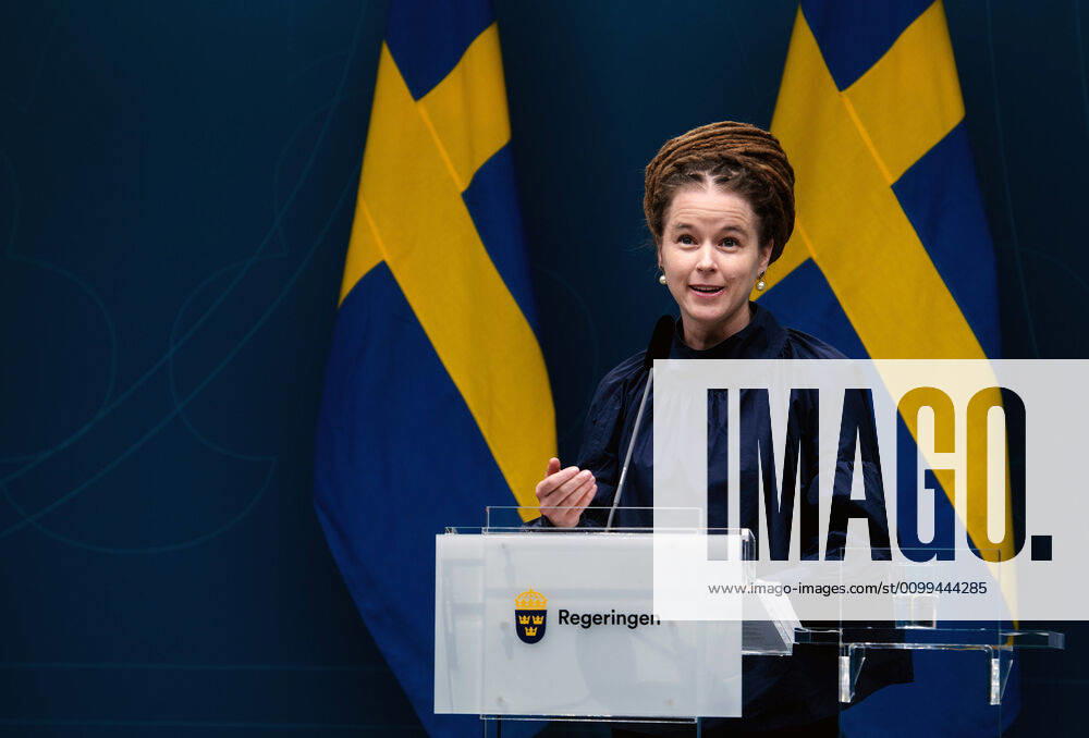 Amanda Lind, Swedish minister of Sport and Culture, during a press conference with the government of Sweden regarding the coronavirus, Covid 19, on April 17, 2020 in Stockholm Photo Maxim Thorà BILDBYRAN kod MT bbeng presskonferens regeringen politik corona virus coronaviruset covid 19 press conference public events coronavirus,