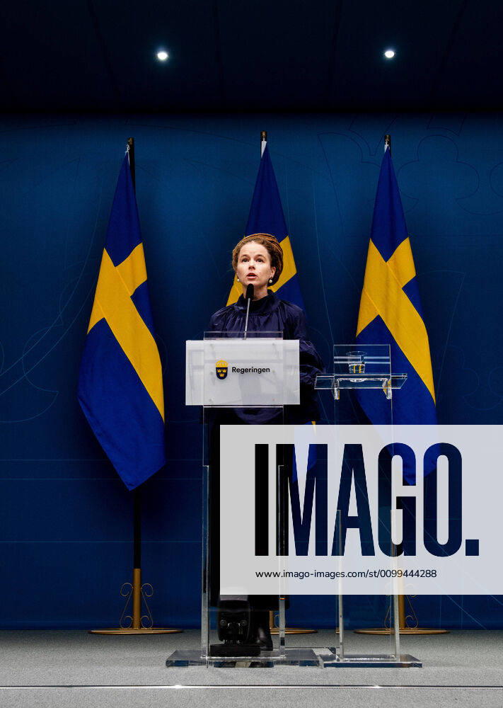 Amanda Lind, Swedish minister of Sport and Culture, during a press conference with the government of Sweden regarding the coronavirus, Covid 19, on April 17, 2020 in Stockholm Photo Maxim Thorà BILDBYRAN kod MT bbeng presskonferens regeringen politik corona virus coronaviruset covid 19 press conference public events coronavirus,
